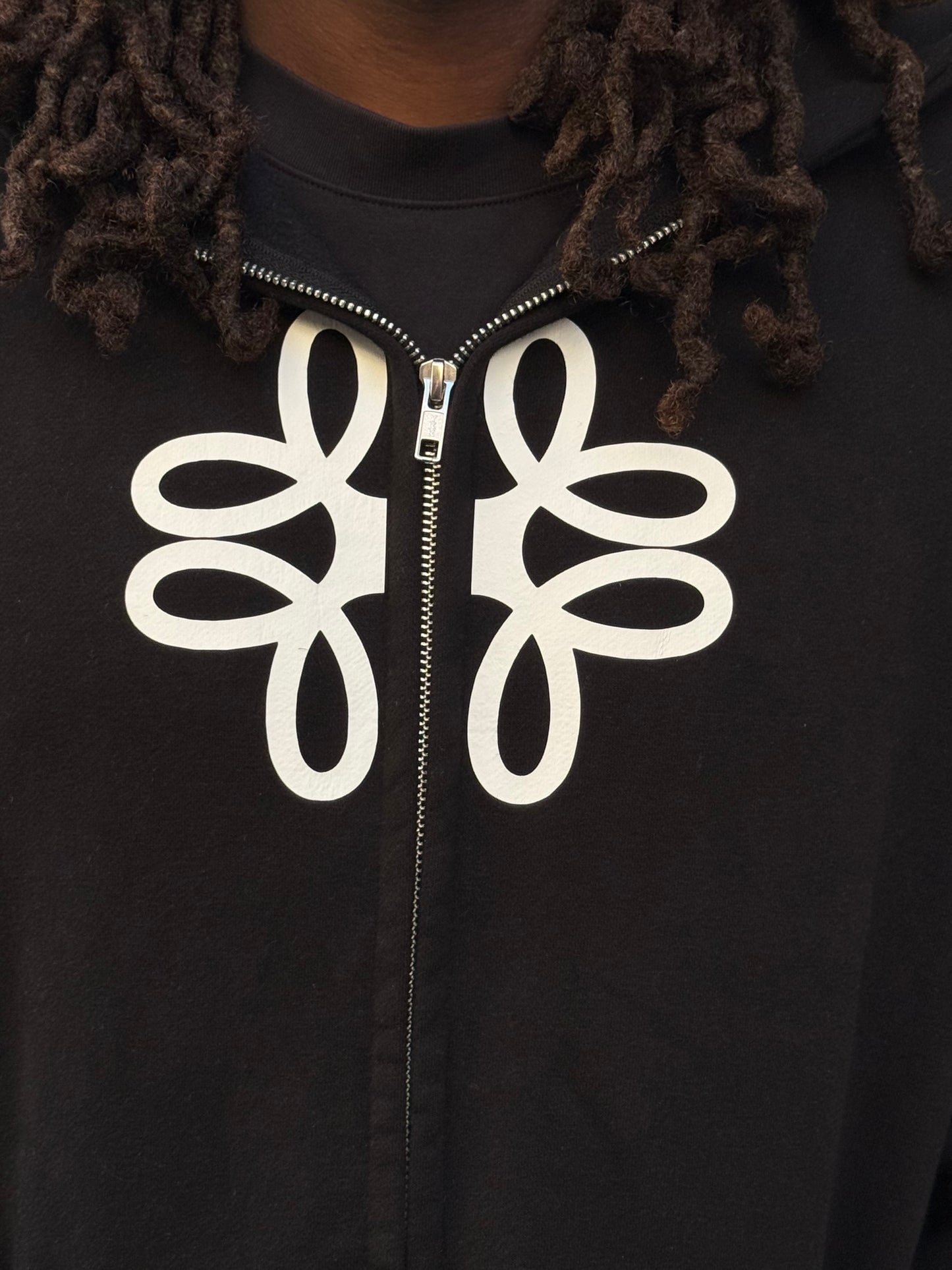 SCHWARZER HOODIE MIT DOPPEL-REISSVERSCHLUSS